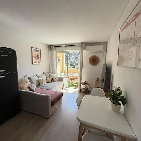 Cozy Ap With Terrace And Pool